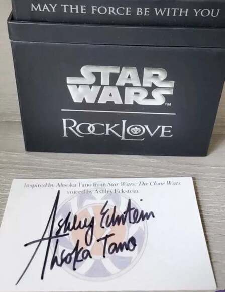 RockLove Star Wars Ahsoka Tano Medallion W/ Signed Card Ashley Eckstein LE 1000 - Picture 2 of 2